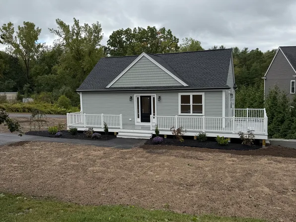 114 Beach St, Foxboro, MA 02035
