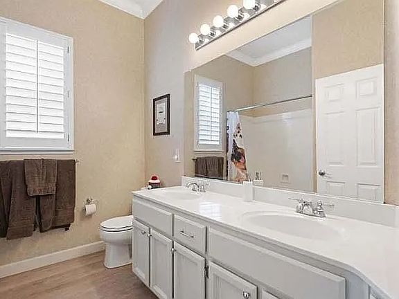 5th image of 1633 Aylesbury Way