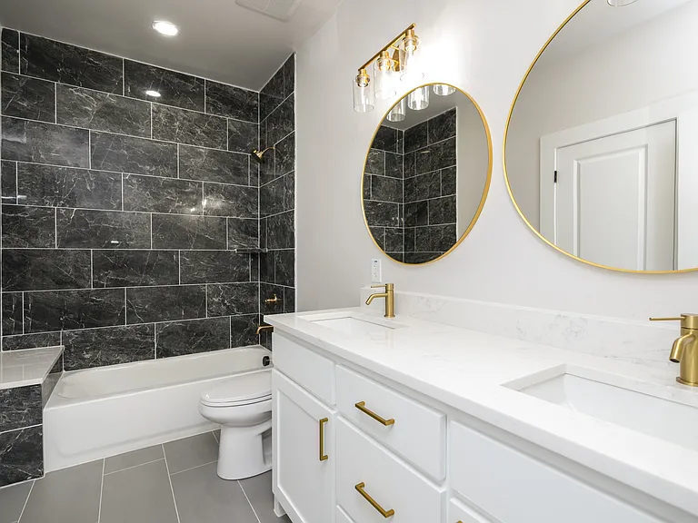 2231 Denison St — Photo 10