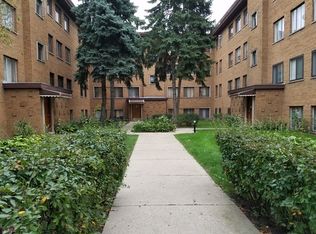 7349 N Ridge Blvd #4, Chicago, IL 60645