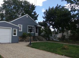 40 Humes Ave, Warwick, RI 02889