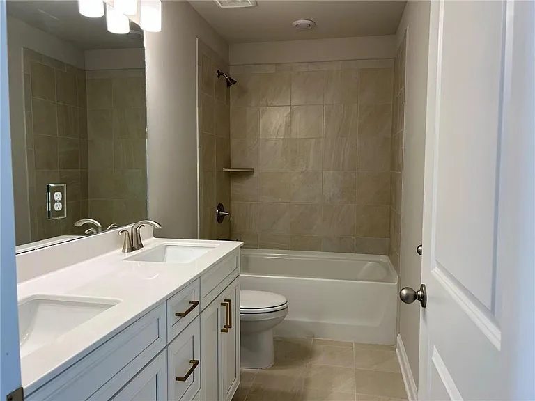 431 Lincoln St — Photo 16