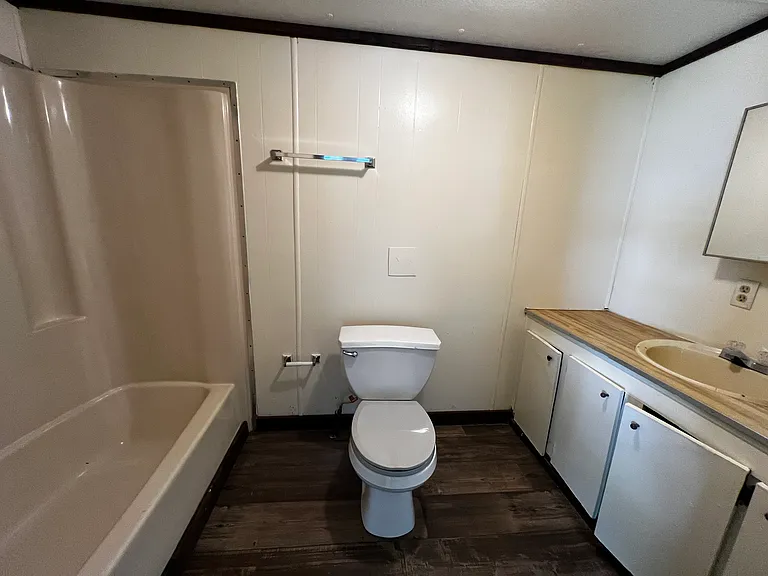 241 Park Cir — Photo 6