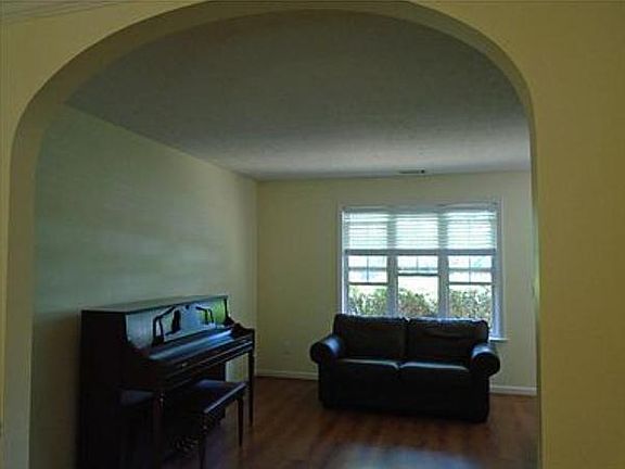 4th image of 2308 Leacroft Way