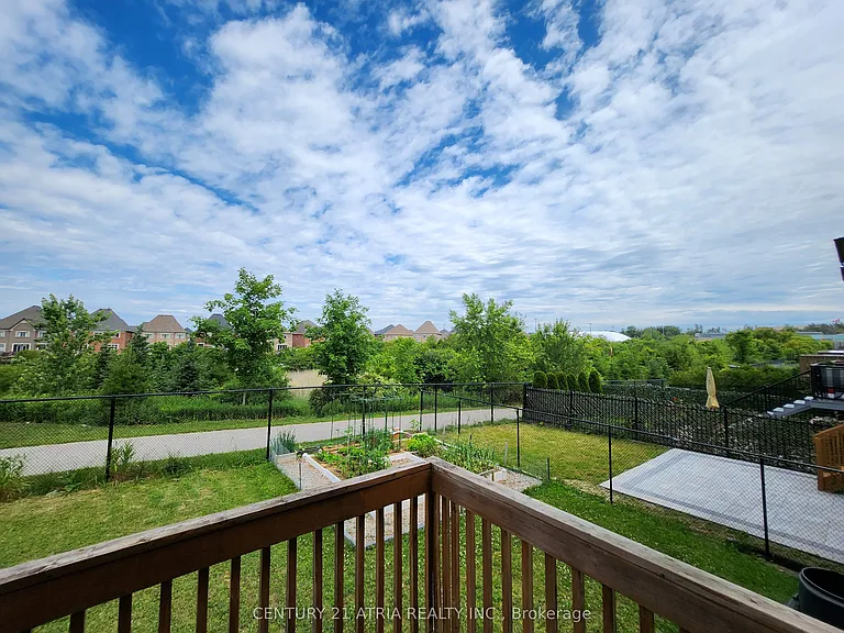 140 Elyse Ct — Photo 17