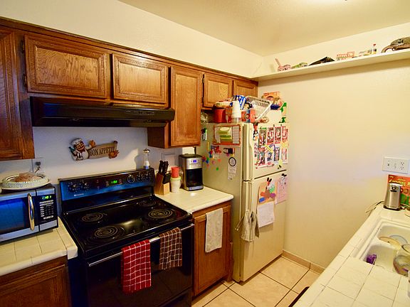 4th image of 3050 Winfield Ave