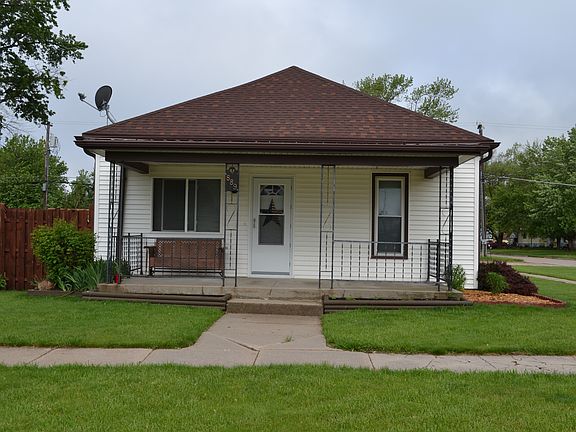 3rd image of 889 N 10th St