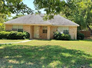 1908 Cates St, Bridgeport, TX 76426