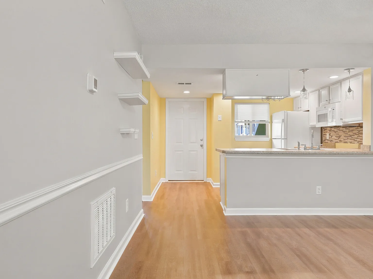 1301 Pridgen Rd — Photo 2