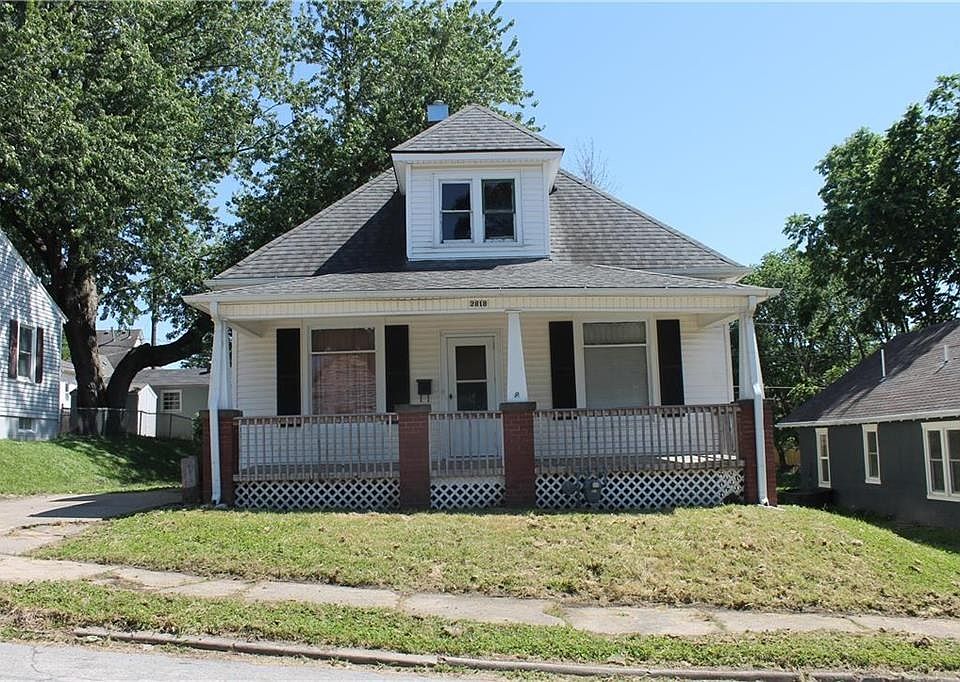 1st image of 2818 Sylvanie St