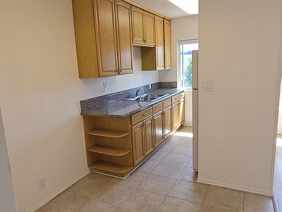 5th image of 2641 Chariton St APT 7