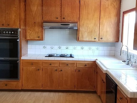 2nd image of 6400 Satsuma Ave