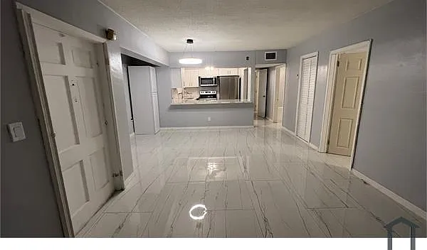 2 bed, 920 sqft, $2,050 — Photo 4