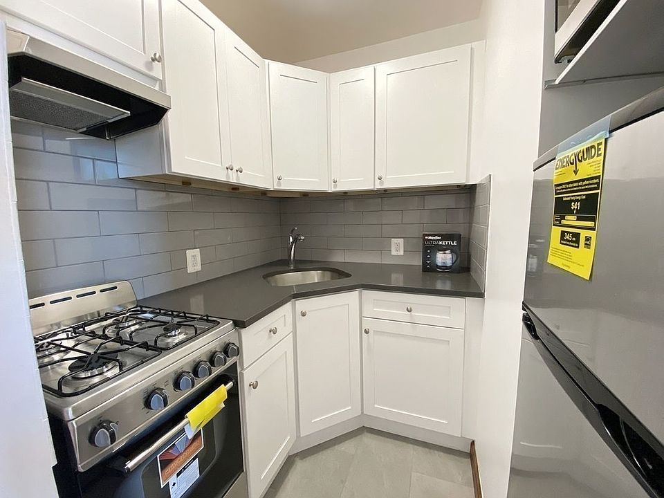 2nd image of 702 Washington Ave #D