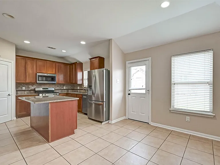 6402 Black Bamboo Ln — Photo 8