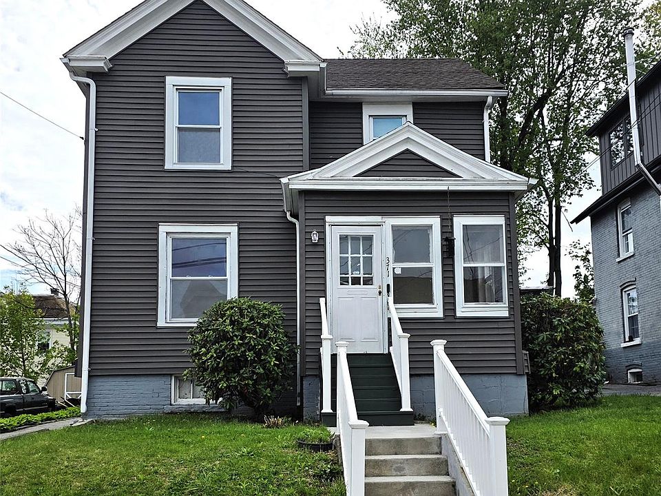 1st image of 371-373 Verplanck Avenue