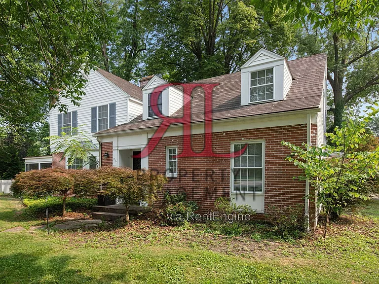 85 Eastmoor Blvd — Photo 1