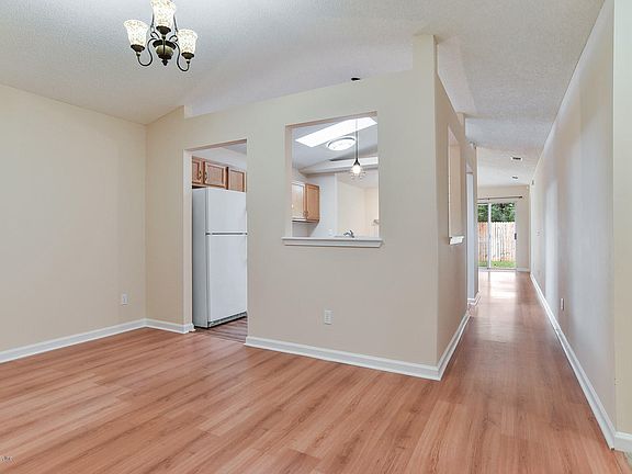 5th image of 2990 Caroline Crest Dr E