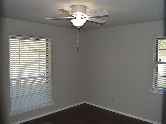 2nd image of 7704 Pinehurst Dr W