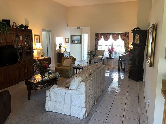 3rd image of 5502 Pine Cir