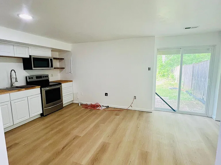 13627 Cedar Creek Ln — Photo 3