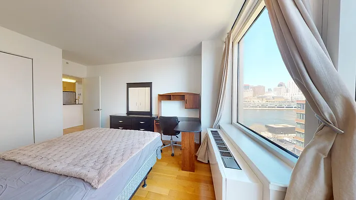 Rented by Voro, LLC | media 22