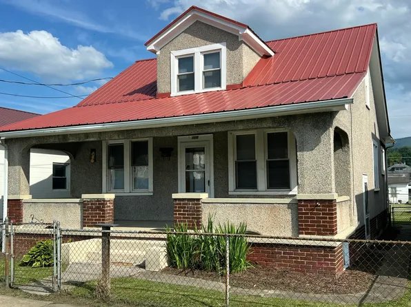 115 E Walnut St, Covington, VA 24426