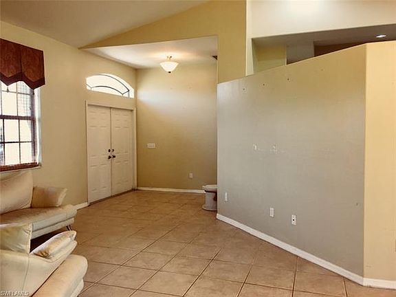 4th image of 425 NE 18th Ave