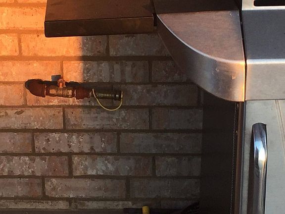 Natural gas hookup for grill