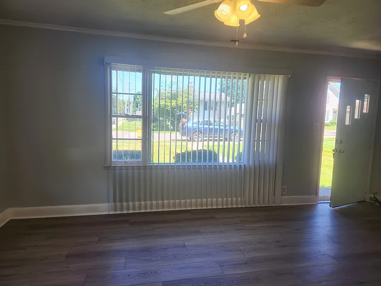 1051 Lawnview Ave — Photo 4