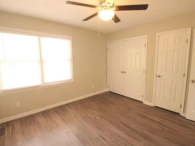 529 Bashford Rd — Photo 10