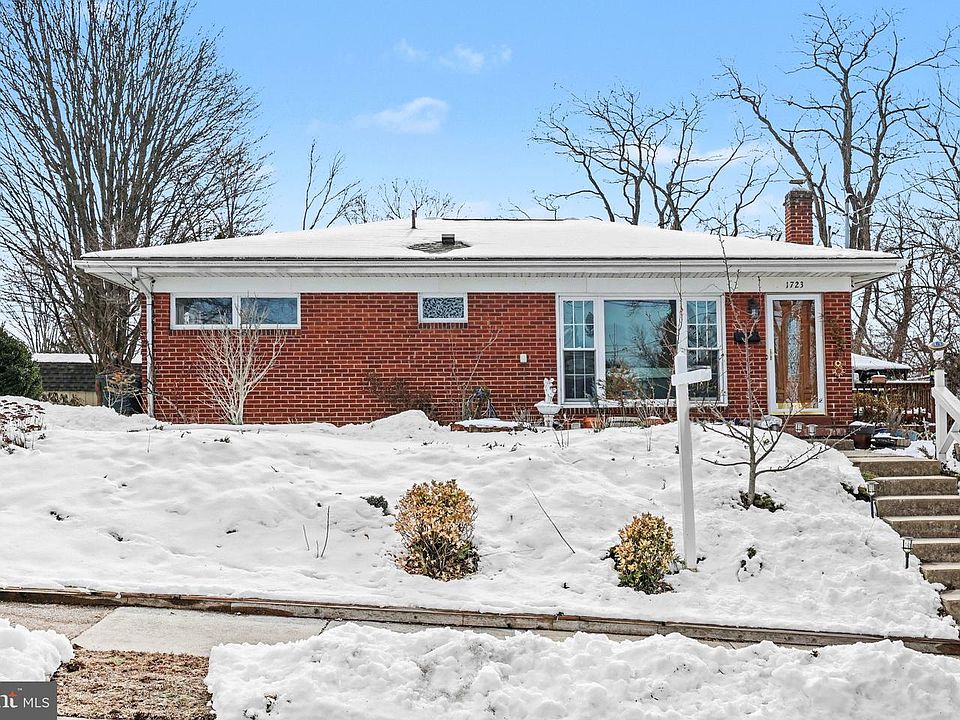 1st image of 1723 Dighton St