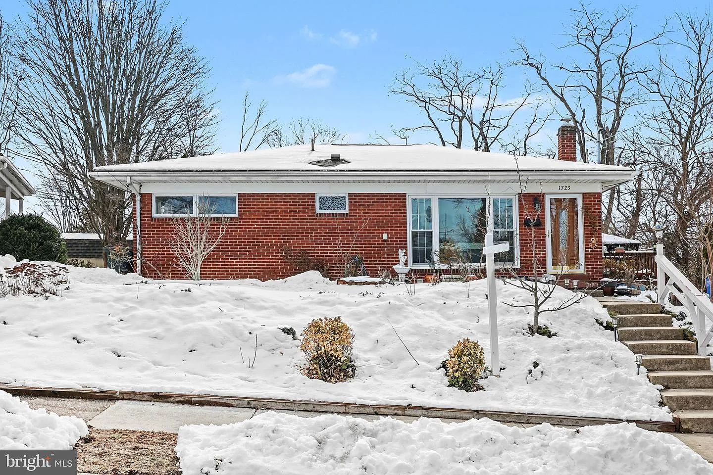 1723 Dighton St photo 1