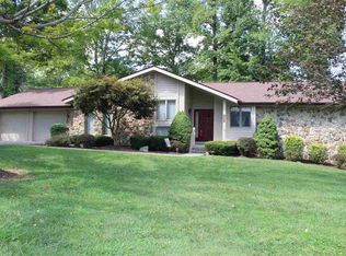 405 Shawnee Woods Dr, Bedford, IN
