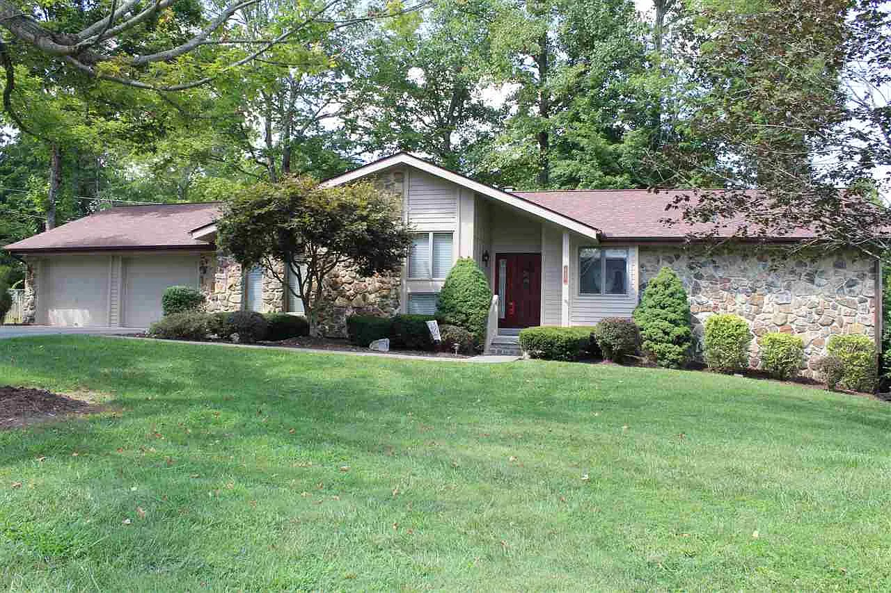 405 Shawnee Woods Dr photo 1