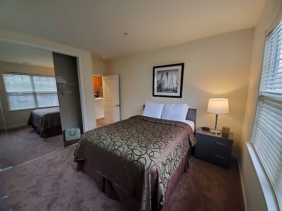 4th image of 1328 SE 24th Ave #7