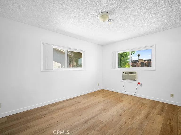 17845 Sherman Way #7 — Photo 16