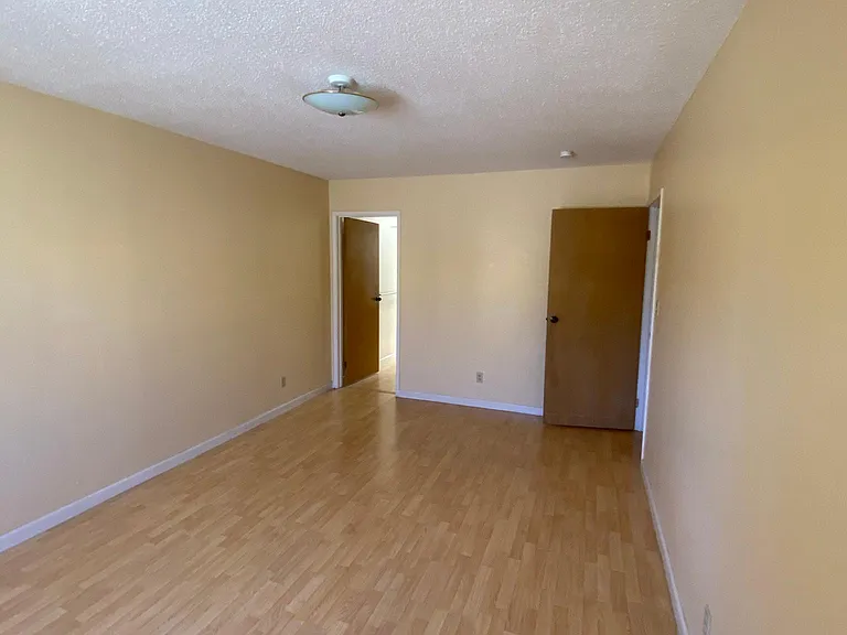 407 Cornell Ave #12 — Photo 13