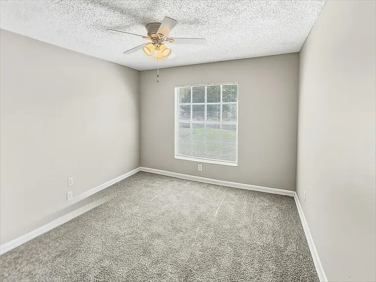 1360 S Washington Ave — Photo 7