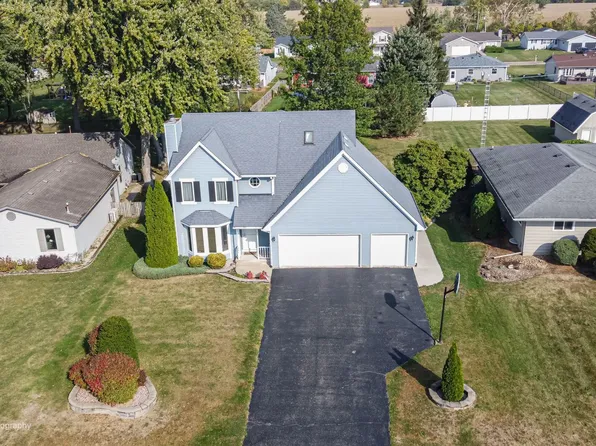 501 Erma Dr, Somonauk, IL 60552