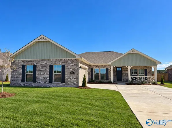 1055 Maplehurst St, Decatur, AL 35603