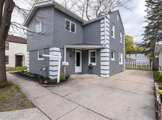 5592 Apricot Ct, Greendale, WI 53129