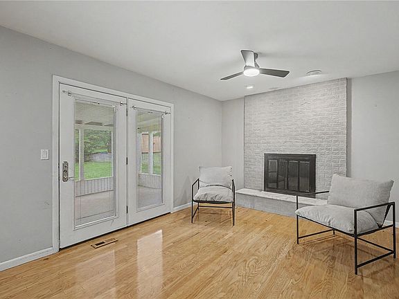 4th image of 1317 S Elm St