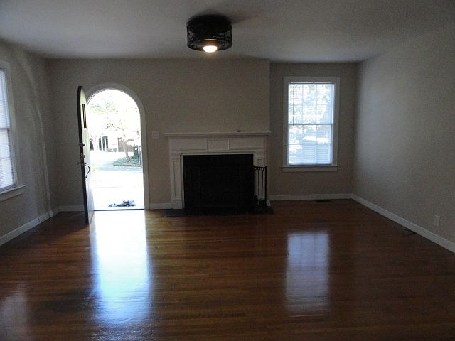 1st image of 2714 Chelsea Dr