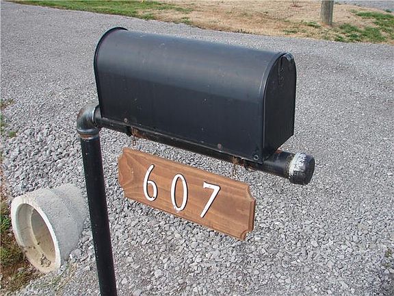 3rd image of 607 Thornton Dr