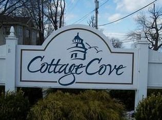 128 Cottage Cove Dr, Marblehead, OH 43440