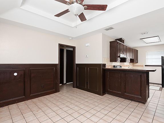 3rd image of 601 Gastel Cir #3