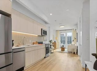 558 Sackett St #6A, Brooklyn, NY 11217