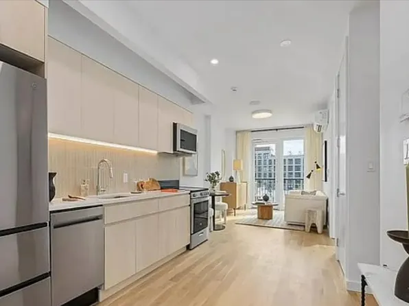 558 Sackett St #6E, Brooklyn, NY 11217