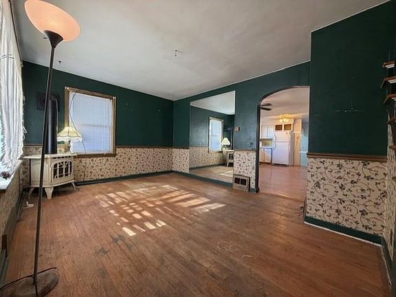 2nd image of 2116 LINCOLN AVENUE